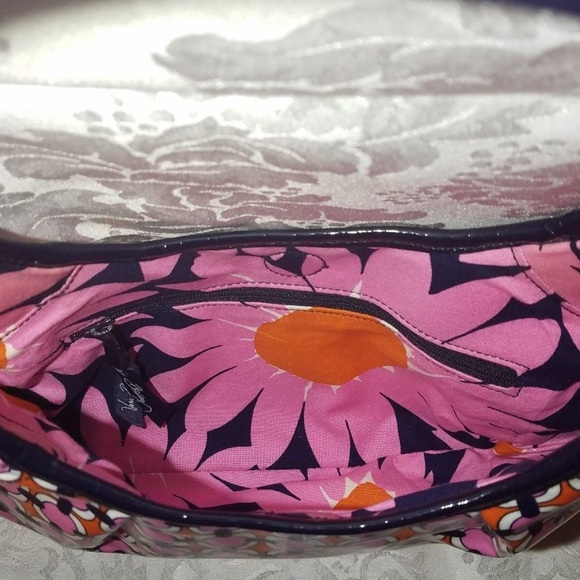 Vera Bradley Frill"TiedTogether"Hobo Sling Style - Picture 5 of 7